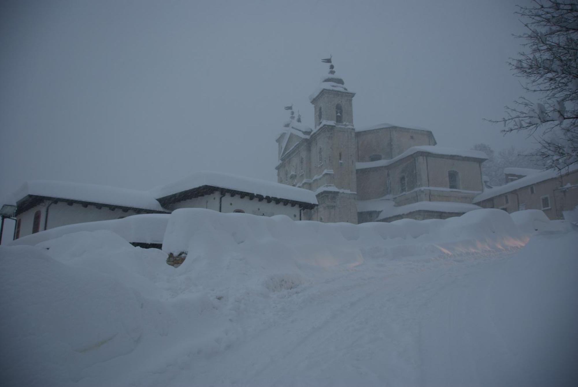 Hotel Il Lavatoio Dimora Storica Castel Di Sangro Exterior foto